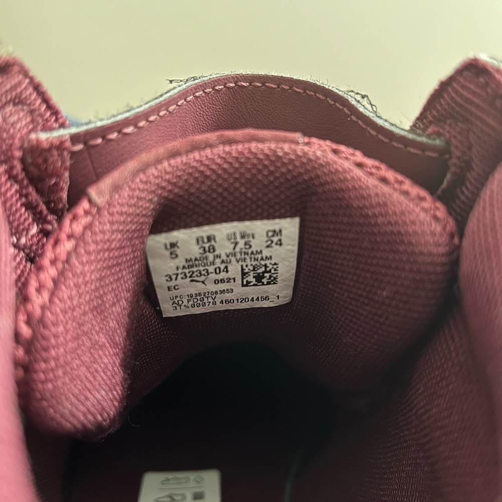 Maroon Puma’s. Worn 1x - Picture 2 of 6